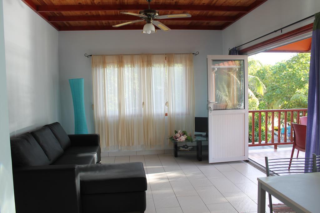 Green Blue Beach House Baie Lazare  ภายนอก รูปภาพ